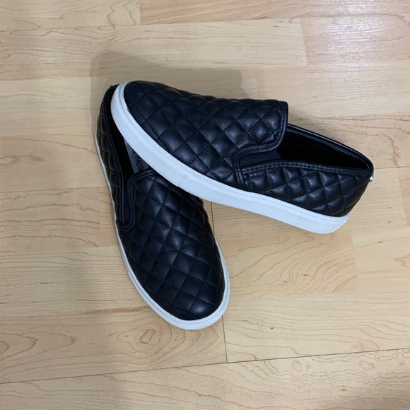 Steve Madden Black Quilted Loafers - Picture 1 of 5